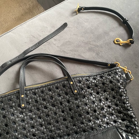 Kempton & Co Basket Weave Leather Crossbody - Picture 3 of 9